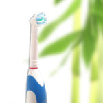 lovyc-electric-toothbrush-refill-action-floss-4 (2)